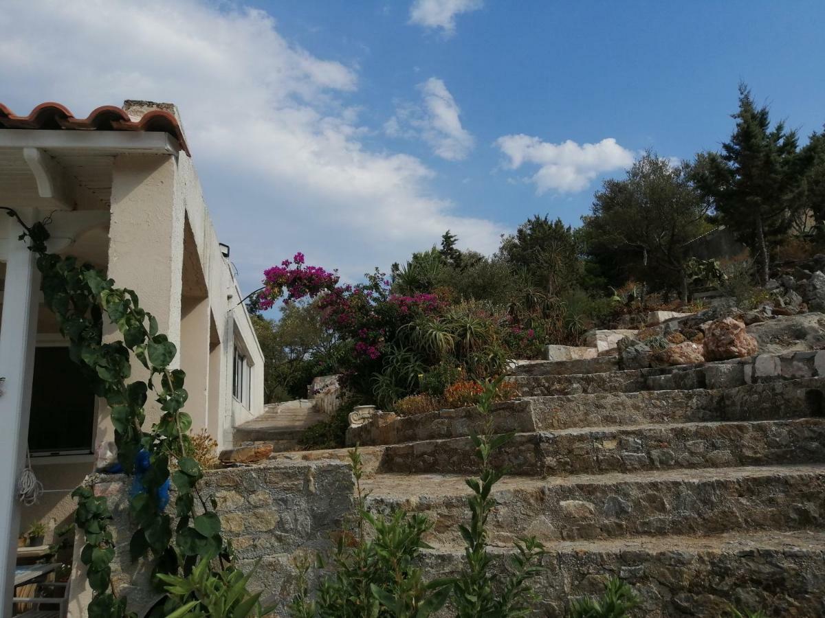 Artemis Villa Near Athens Airport Markópoulon Exterior foto